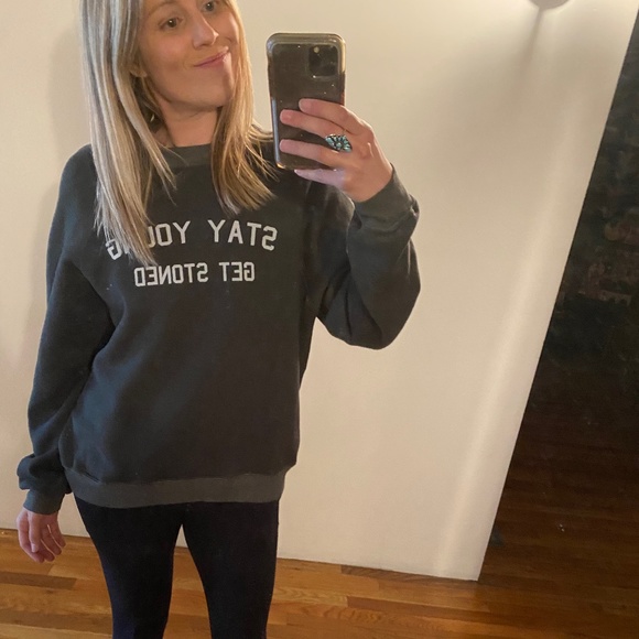 HTF Saturday School “Stay Young Get Stoned’” Graphic Print Sweatshirt Gray Sz S - Picture 7 of 15